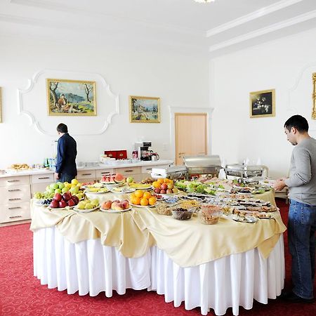 Hotel Victory Pristina Exteriör bild