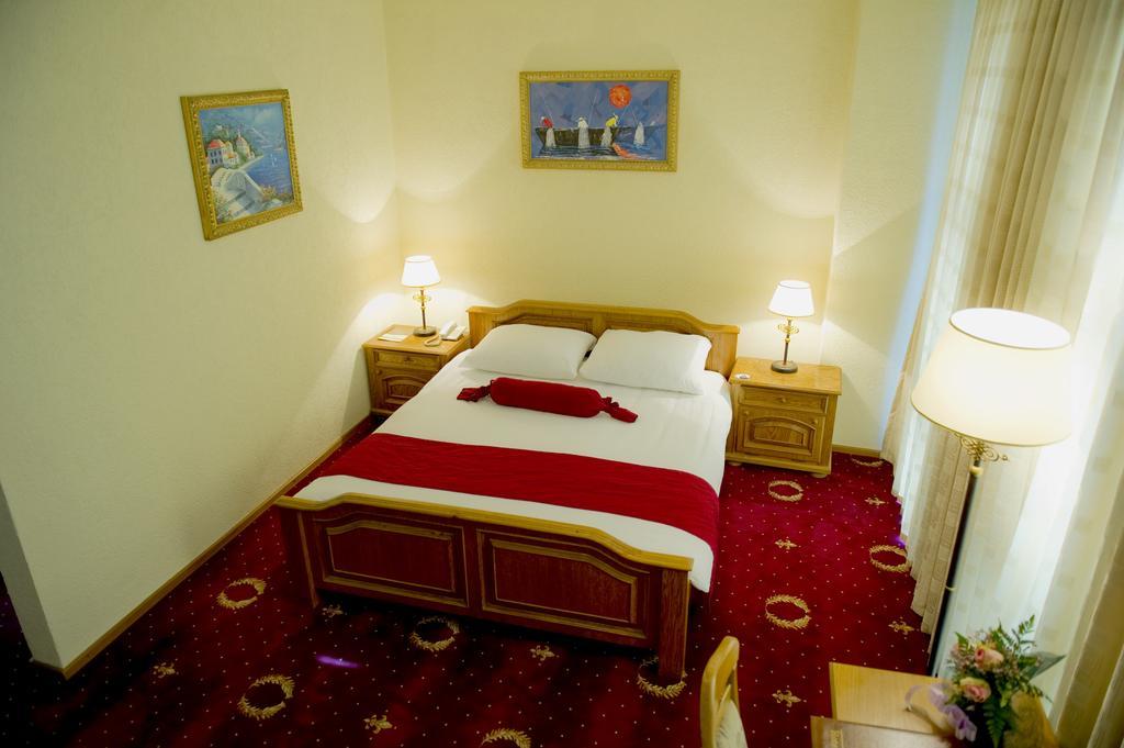 Hotel Victory Pristina Rum bild