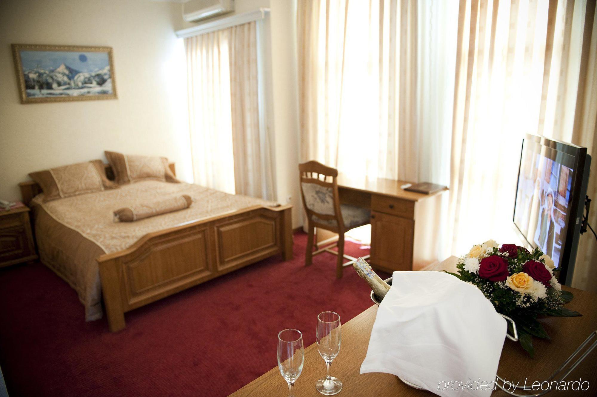 Hotel Victory Pristina Rum bild